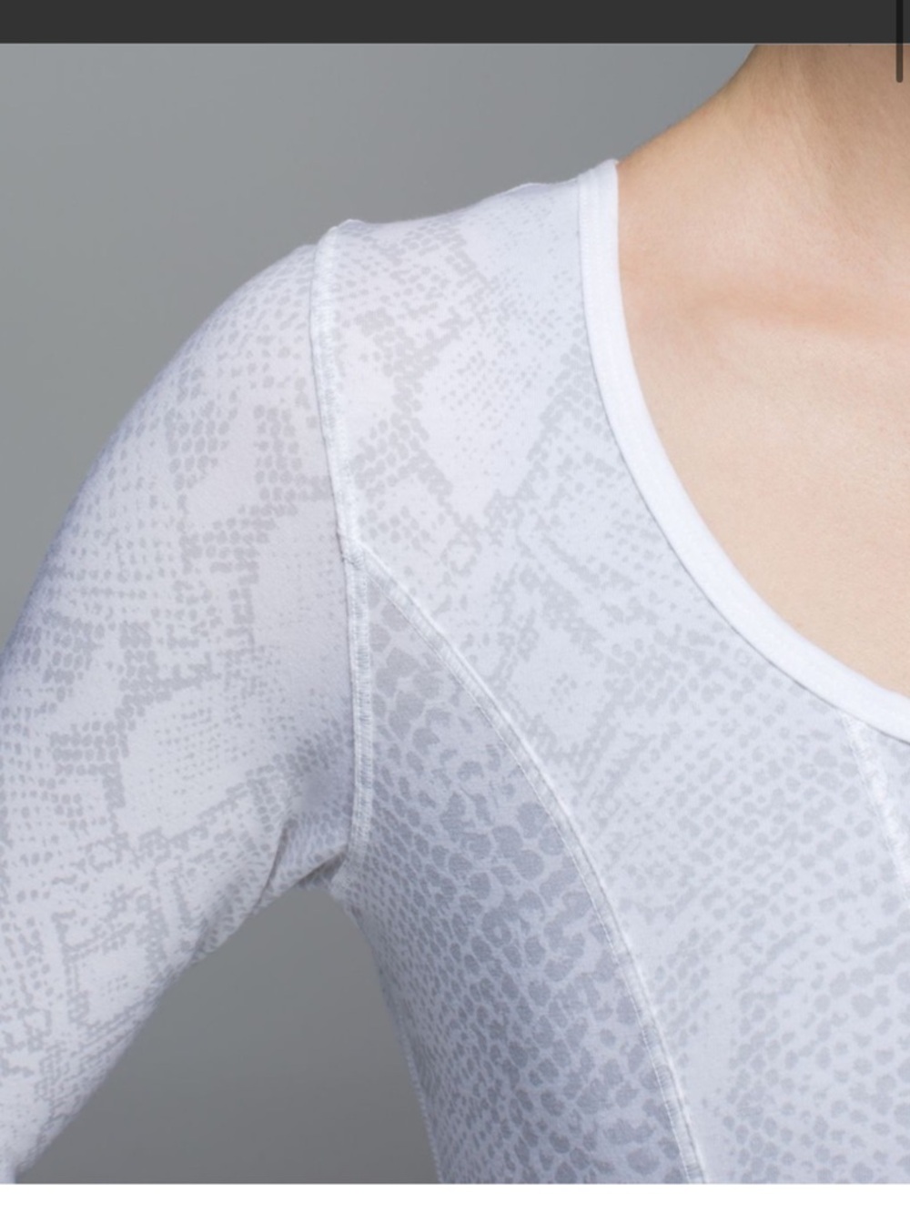 Lululemon Between the Lines Long Sleeve Scoop Neck Top in Snake Print Women sz M - Picture 5 of 13